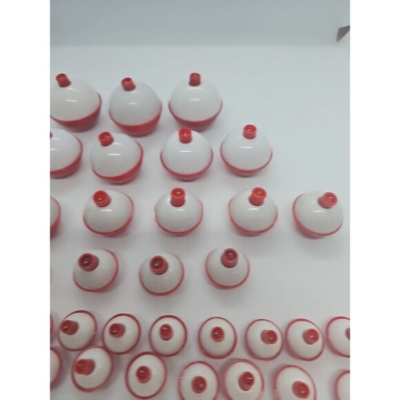 FISHING 34 Bobbers Red White Plastic SNAP ON FLOAT Assorted Sizes New - Picture 7 of 8